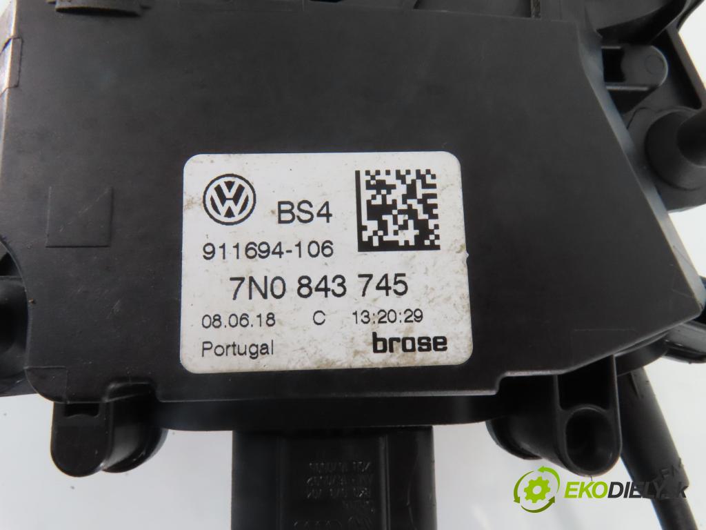 SEAT ALHAMBRA (710, 711) MINIVAN 2018 135,00 2.0 TDI - DFMA 1968,00 zámok Dvere posúvne 7N0843745