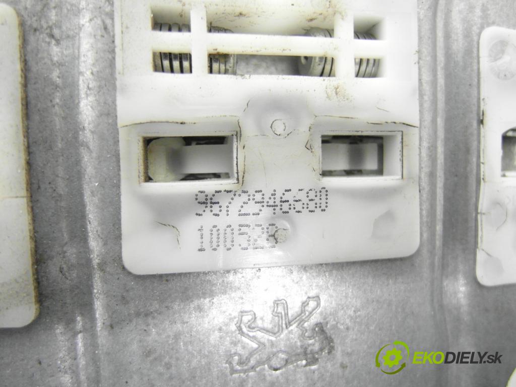 PEUGEOT PARTNER Skrzynia FURGON 2008 66,00 1.6 HDi 16V - 9HX (DV6AUTED4) 1560,00 Mechanizmus okien 9672946680 ; 402103K ; 430092C0
