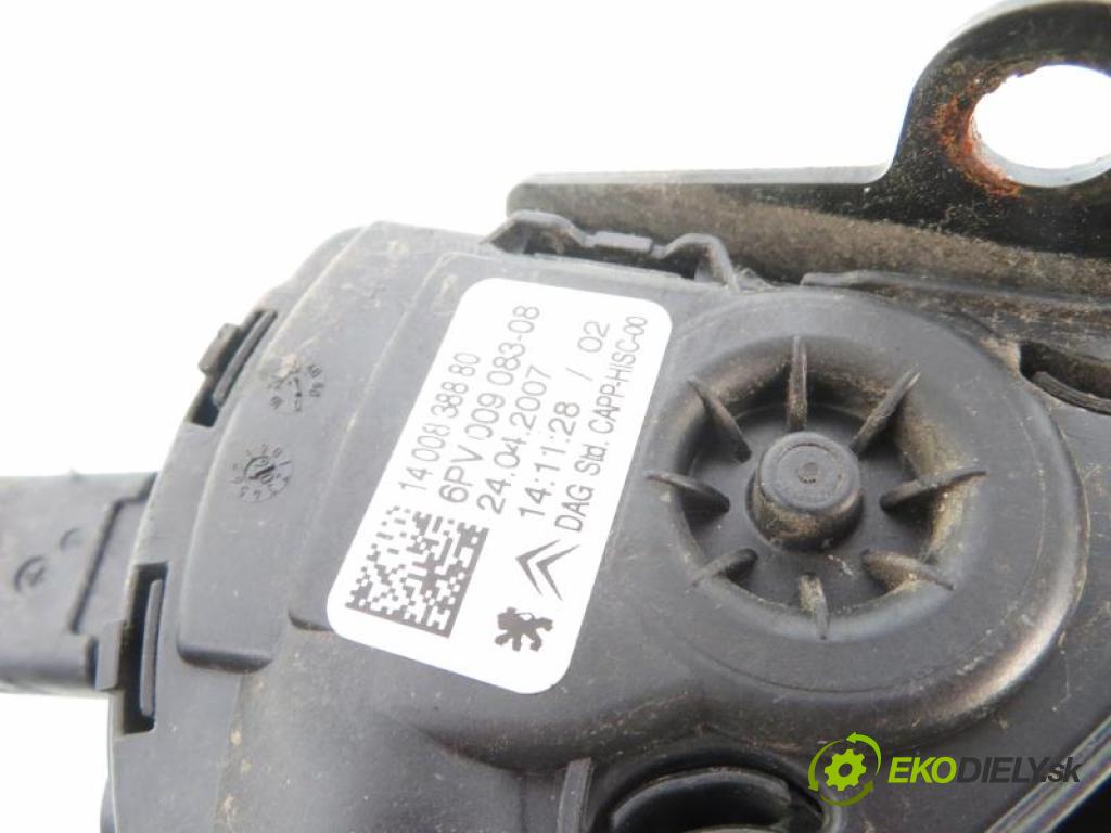 PEUGEOT EXPERT Skrzynia (VF3A_, VF3U_, VF3X_) FURGON 2007 66,00 1.6 HDi 90 16V - 9HU (DV6UTED4) 1560,00 Potenciometer plynu 6PV009083 ; 1400838880 (Potenciometer plynového pedálu)