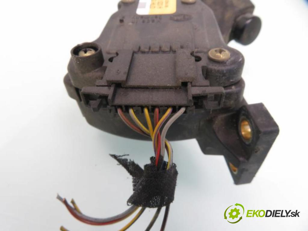 AUDI A6 Avant (4B5, C5) KOMBI 2000 142,00 2.8 quattro - APR 2771,00 Potenciometer plynu 8D1723523H (Potenciometer plynového pedálu)