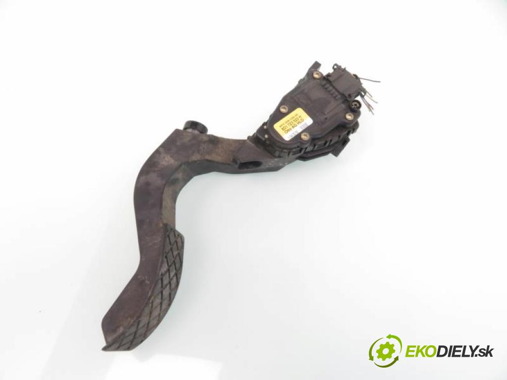 AUDI A6 Avant (4B5, C5) KOMBI 2000 142,00 2.8 quattro - APR 2771,00 Potenciometer plynu 8D1723523H (Potenciometer plynového pedálu)