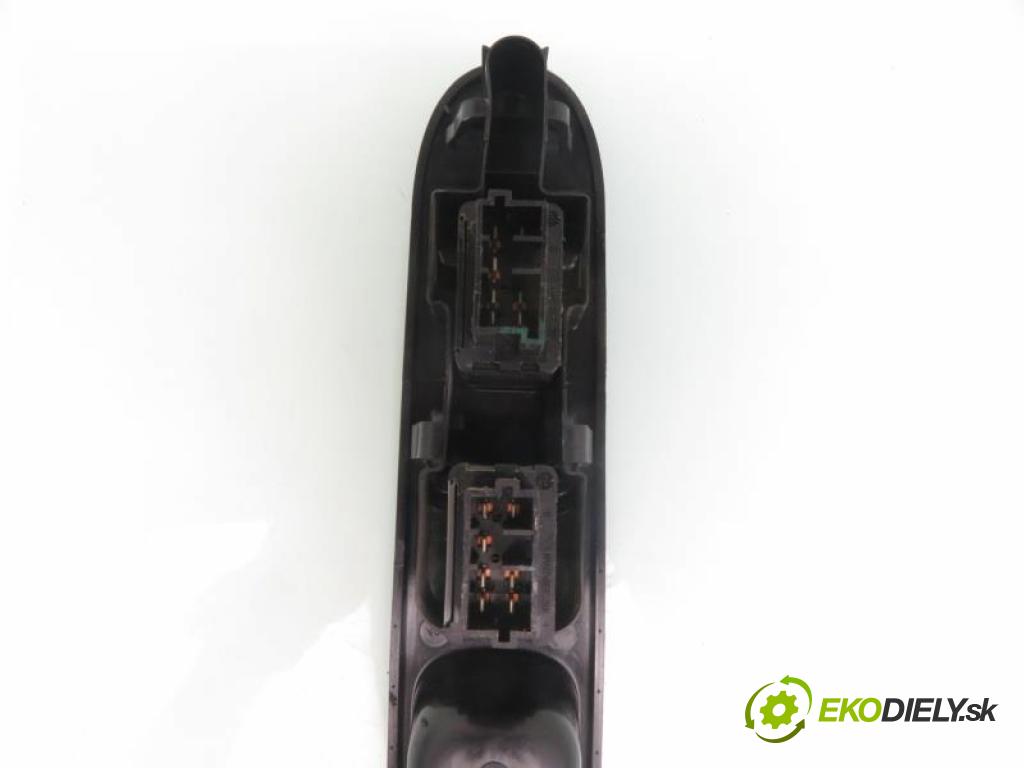 PEUGEOT 307 (3A/C) HB 2001 66,00 2.0 HDi 90 - RHY (DW10TD) 1997,00 Panel ovládania okien 
