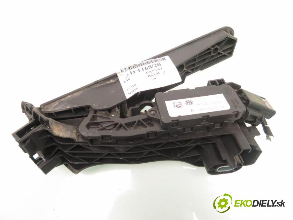 VW PASSAT B6 (3C2) SEDAN 2006 77,00 1.9 TDI - BXE 1896,00 Potenciometer plynu 1K1721503L ; 6PV00860000 (Potenciometer plynového pedálu)