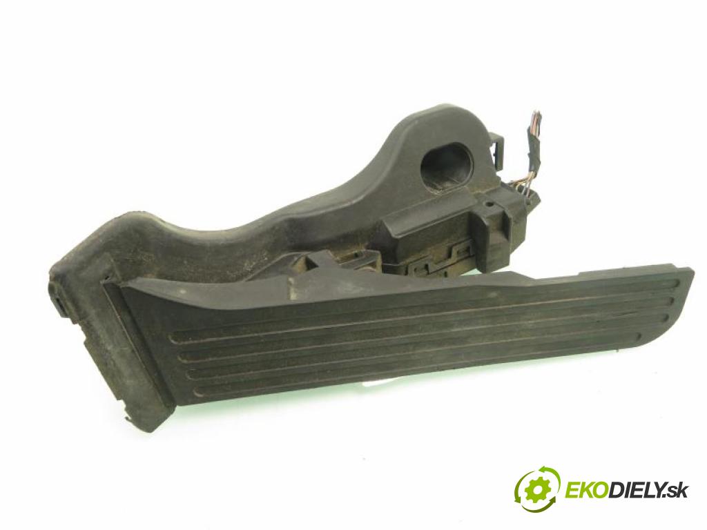 VW PASSAT B6 (3C2) SEDAN 2006 77,00 1.9 TDI - BXE 1896,00 Potenciometer plynu 1K1721503L ; 6PV00860000 (Potenciometer plynového pedálu)