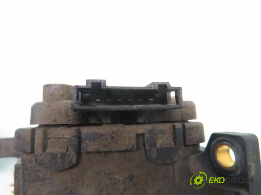 SEAT LEON (1M1) HB 1999 55,00 1.4 16V - APE 1390,00 Potenciometer plynu IJI721503J (Potenciometer plynového pedálu)