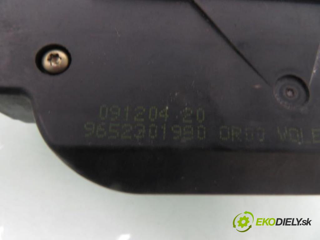 CITROEN C4 coupe (LA_) COUPE 2005 80,00 1.6 HDi - 9HZ (DV6TED4) 1560,00 zámok dverí kufor EL. 9652301980