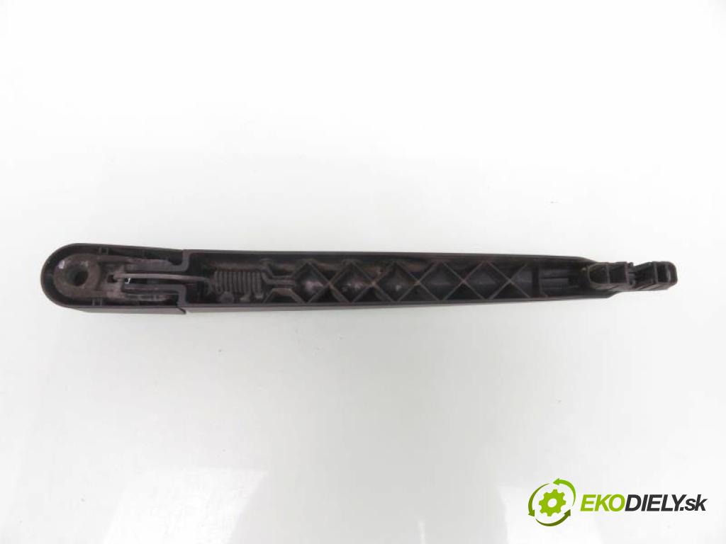 SMART FORFOUR (454) HB 2004 70,00 1.3 (454.031) - M 135.930 1332,00 RAMENO: stierače zadnej