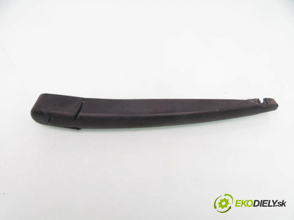 SMART FORFOUR (454) HB 2004 70,00 1.3 (454.031) - M 135.930 1332,00 RAMENO: stierače zadnej