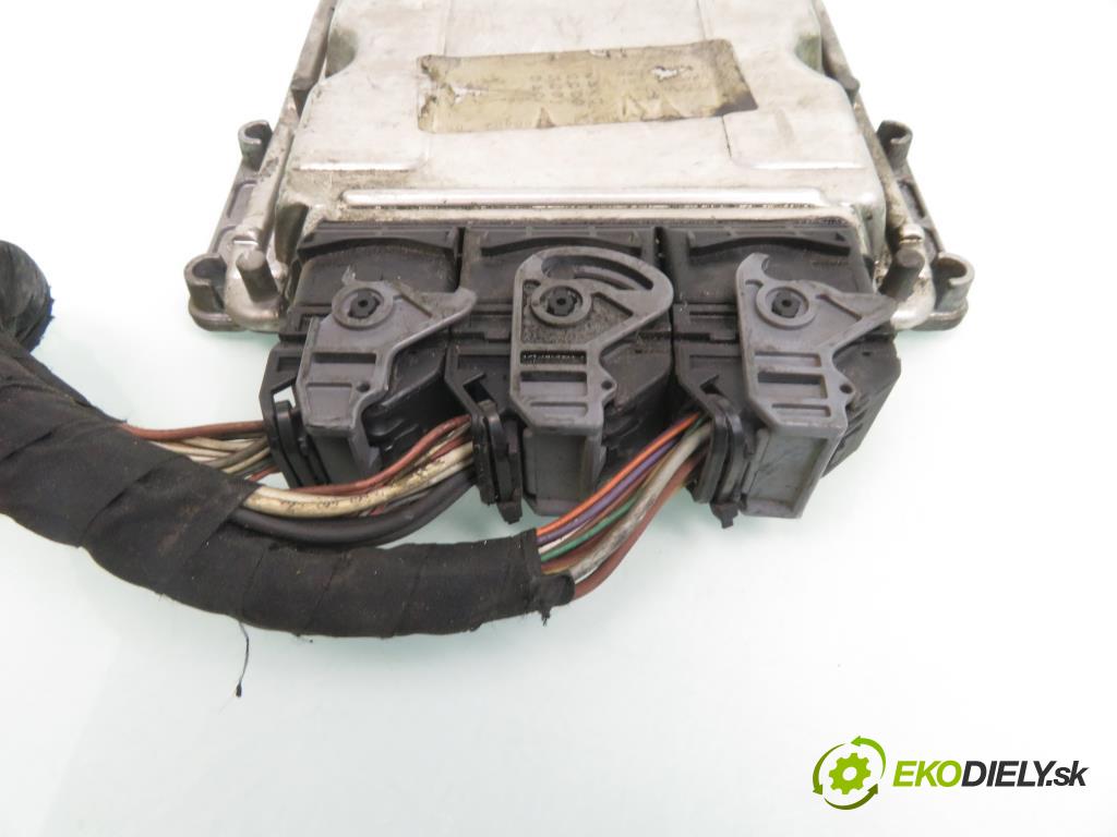 RENAULT SCENIC I (JA0/1_) MINIVAN 2002 75,00 1.9 dCi 102 - F9Q 732 1870,00 řídící jednotka motora 0281010979; HOM8200039569; 0 281 010 979