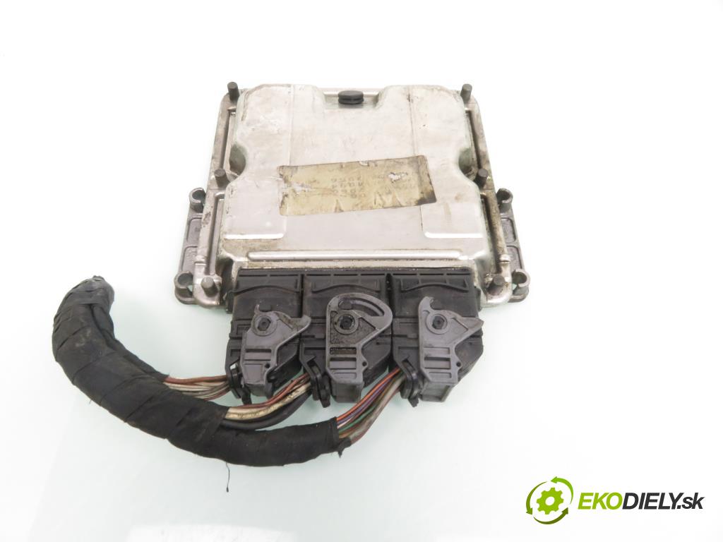 RENAULT SCENIC I (JA0/1_) MINIVAN 2002 75,00 1.9 dCi 102 - F9Q 732 1870,00 řídící jednotka motora 0281010979; HOM8200039569; 0 281 010 979
