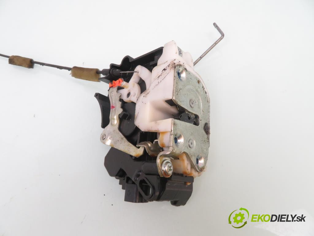 MITSUBISHI OUTLANDER I (CU_W) SUV 2006 100,00 2.0 4WD (CU2W) - 4G63 (DOHC 16V) 1997,00 zámok 