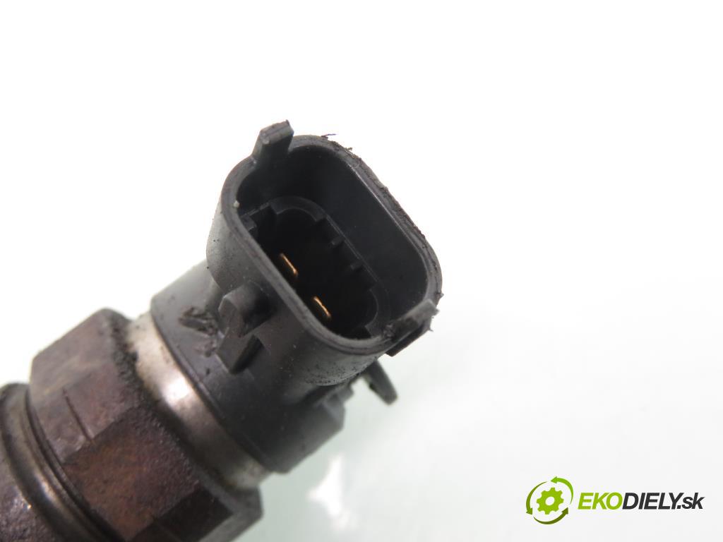 PEUGEOT 206 liftback (2A/C) HB 2005 50,00 1.4 HDi 8V 70 - 8HZ 1398,00 vstrekovač 0445110135  (Vstrekovač paliva)