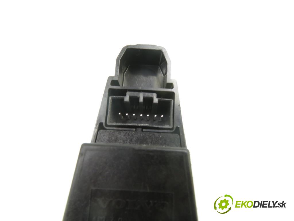 VOLVO S40 I (VS) SEDAN 2000 75,00 1.9 DI - D 4192 T4 1870,00 Panel ovládania okien 30889749