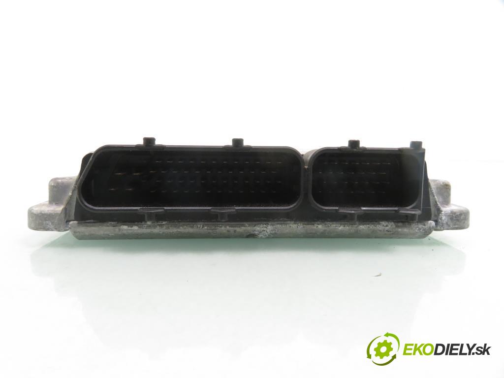 AUDI A4 (8D2, B5) SEDAN 1998 55,00 1.9 TDI 75 - AFF 1896,00 řídící jednotka motora 038906018BF; 0281001765; 0 281 001 765