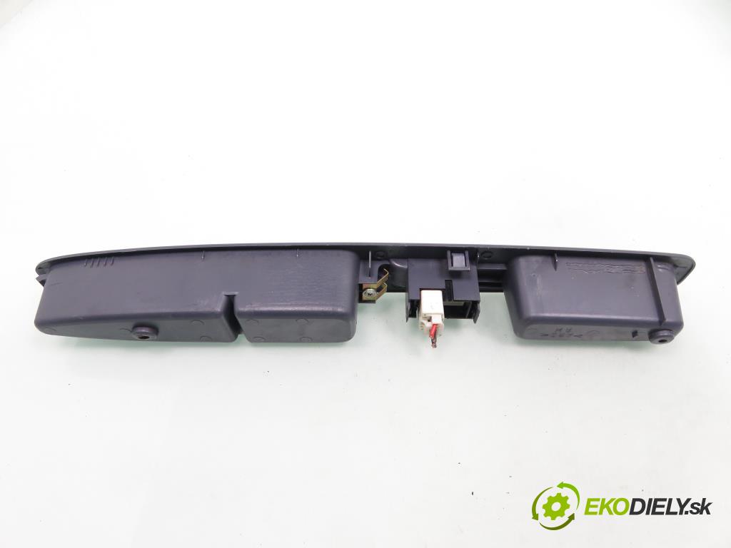 TOYOTA PICNIC (_XM1_) MINIVAN 1998 66,00 2.2 D (CMX10_) - 3C-TE 2184,00 prepínač okien pravé zadné 7427144010