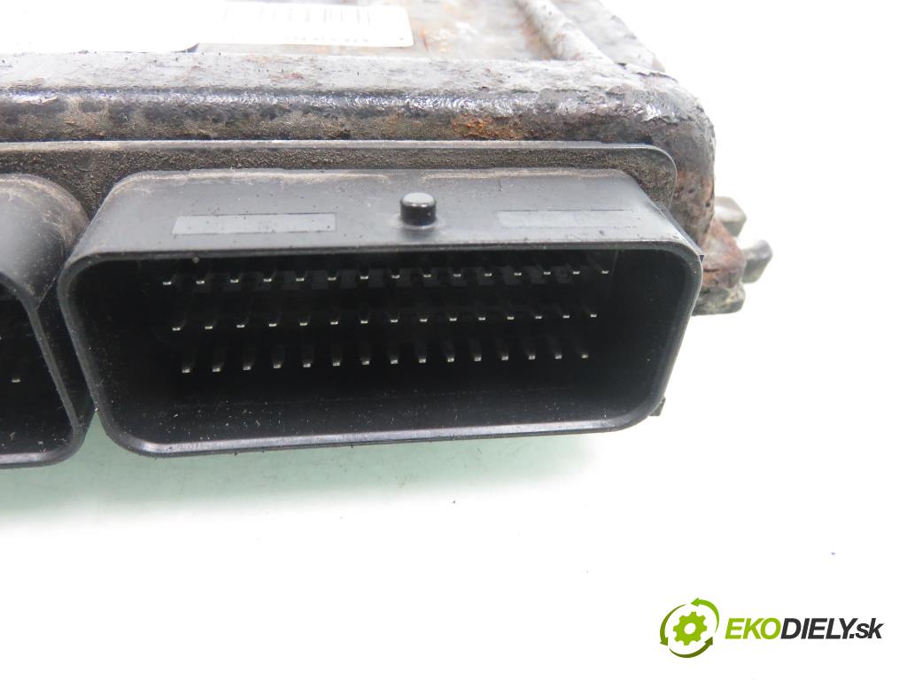RENAULT MEGANE Scenic (JA0/1_) MINIVAN 1999 79,00 1.6 16V (JA0B, JA04, JA11) - K4M 708 1598,00 řídící jednotka motora S110030214C; 8200026138; 7700110471