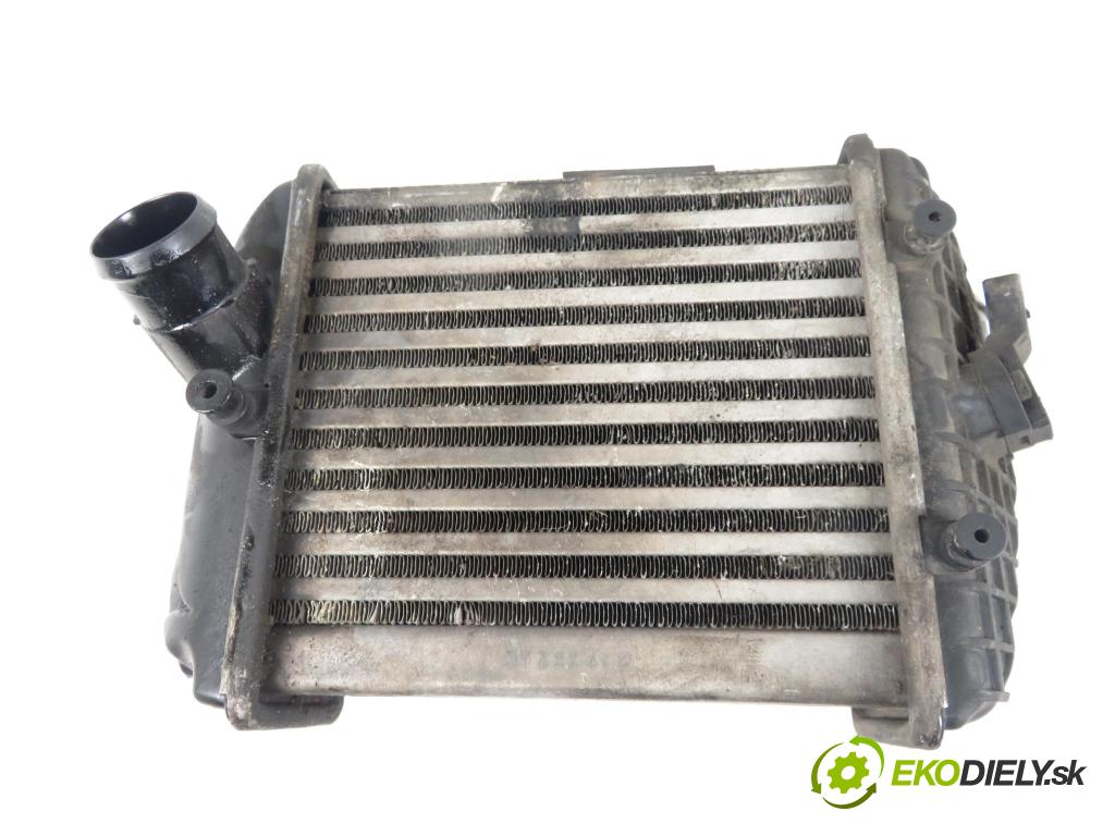 AUDI A4 Avant (8E5, B6) KOMBI 2002 114,00 2.5 TDI - AYM 2496,00 chladič intercooler 