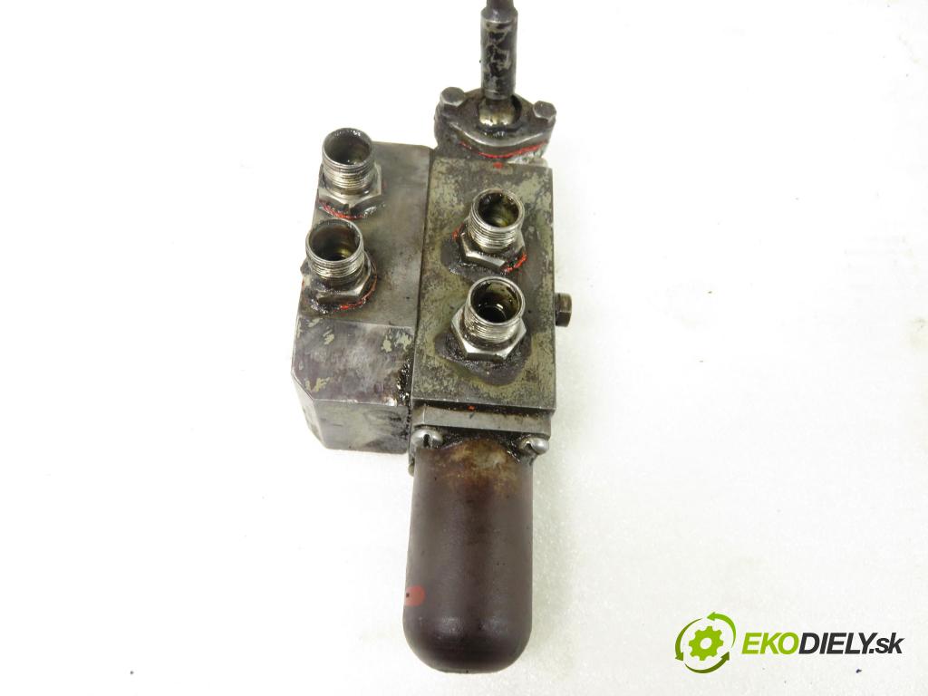 SAM TRAKTOR - 1980 11,00 S231/S15 ANDORIA 0,98 Rozdeľovač hydraulický 42540000 (Rozdeľovač)