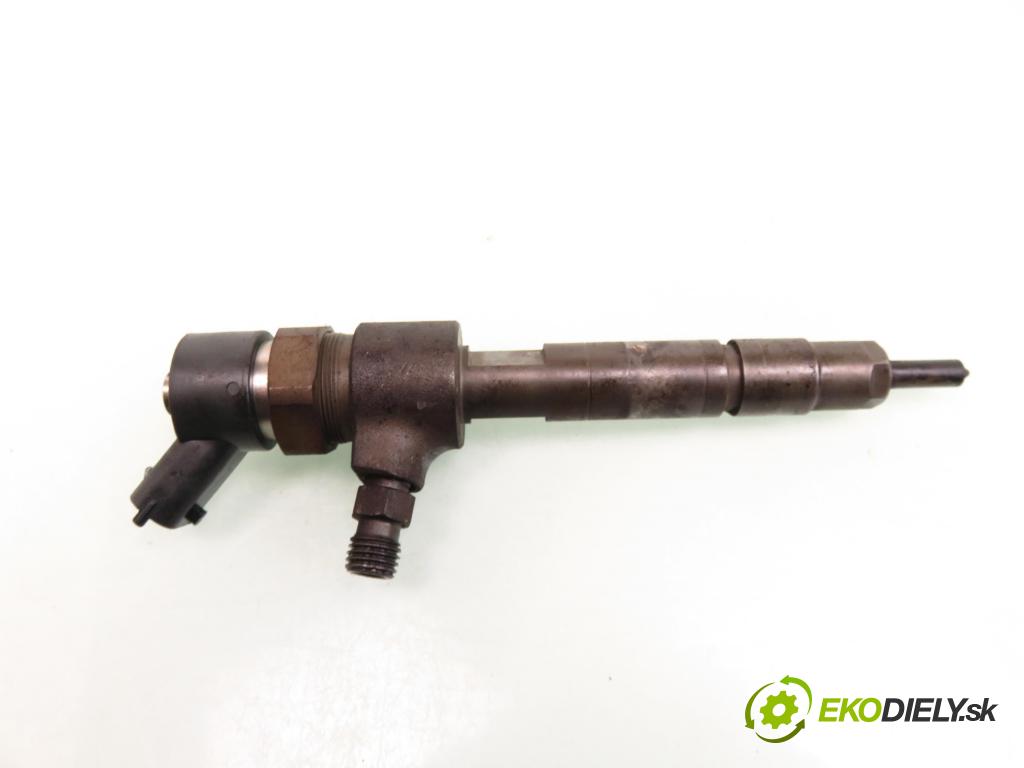 FIAT BRAVO I (182_) HB 2000 74,00 1.9 JTD - 182 B9.000 1910,00 vstrekovač 0445110068 (Vstrekovač paliva)