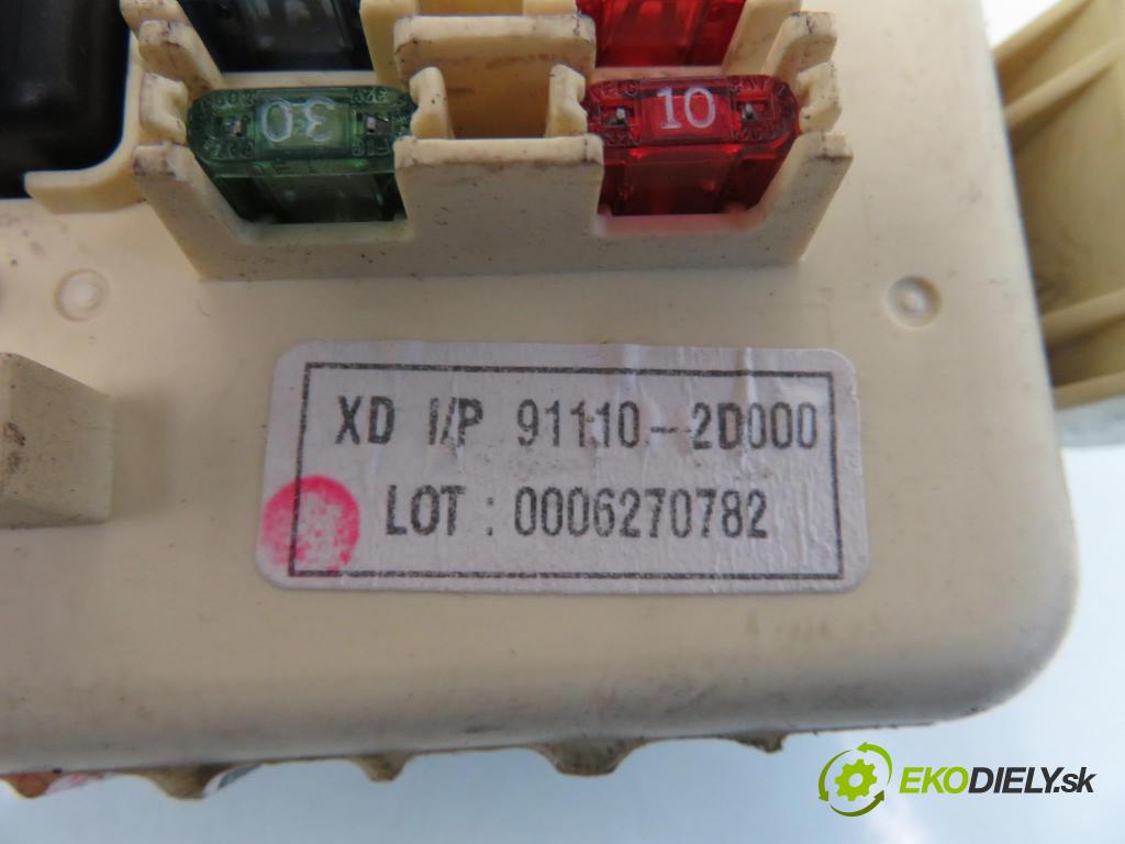 HYUNDAI ELANTRA (XD) SEDAN 2001 102,00 2 - G4GC-G 1975,00 Skrinka POJISTKY: 911102D000