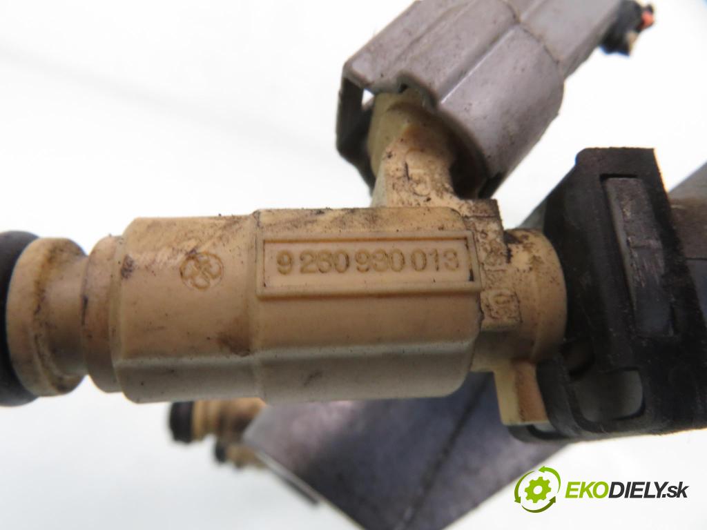 HYUNDAI ELANTRA (XD) SEDAN 2001 102,00 2 - G4GC-G 1975,00 Lišta vstrekovacia 9280990013 (Vstrekovacie lišty)