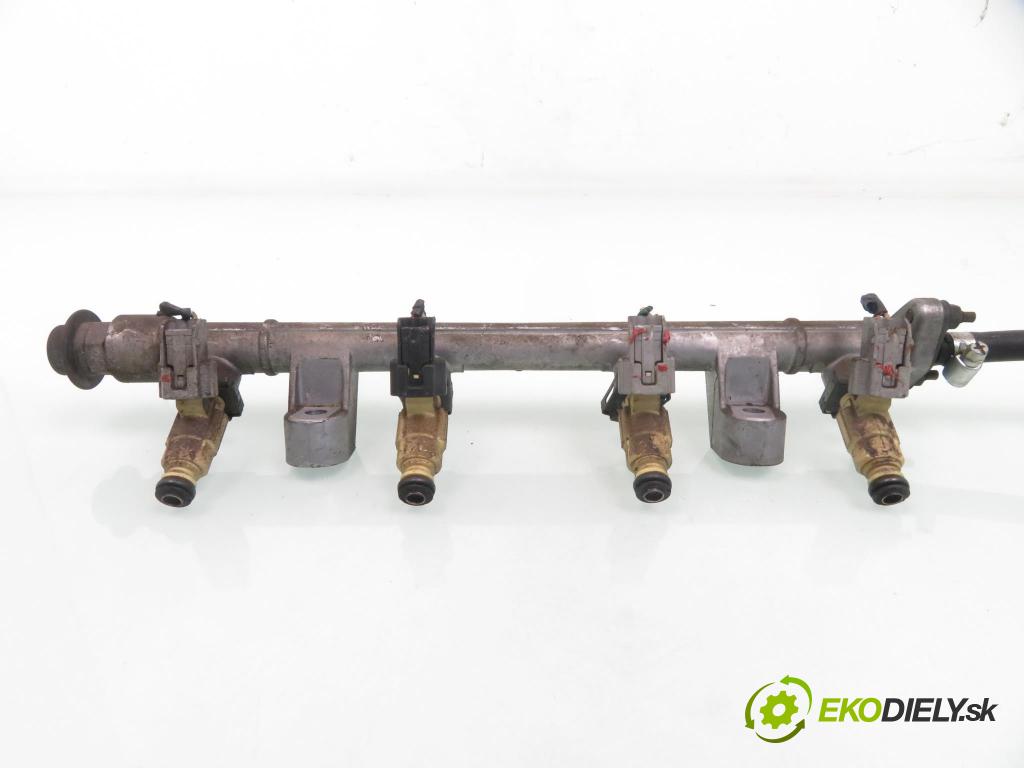 HYUNDAI ELANTRA (XD) SEDAN 2001 102,00 2 - G4GC-G 1975,00 Lišta vstrekovacia 9280990013 (Vstrekovacie lišty)