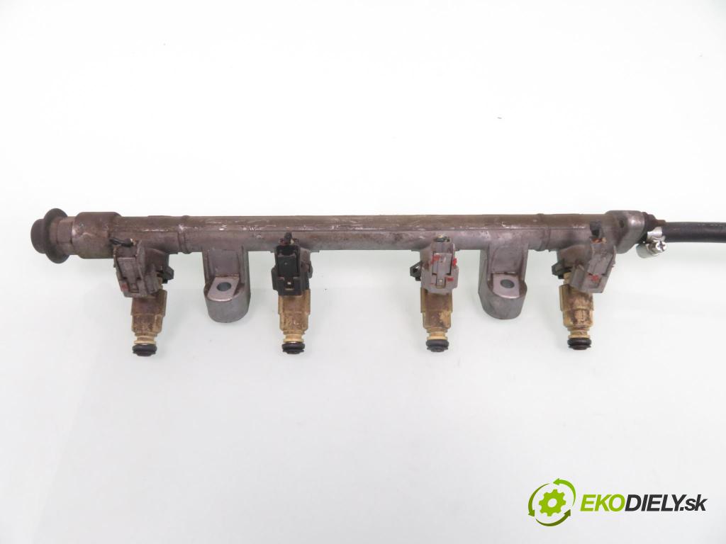 HYUNDAI ELANTRA (XD) SEDAN 2001 102,00 2 - G4GC-G 1975,00 Lišta vstrekovacia 9280990013 (Vstrekovacie lišty)