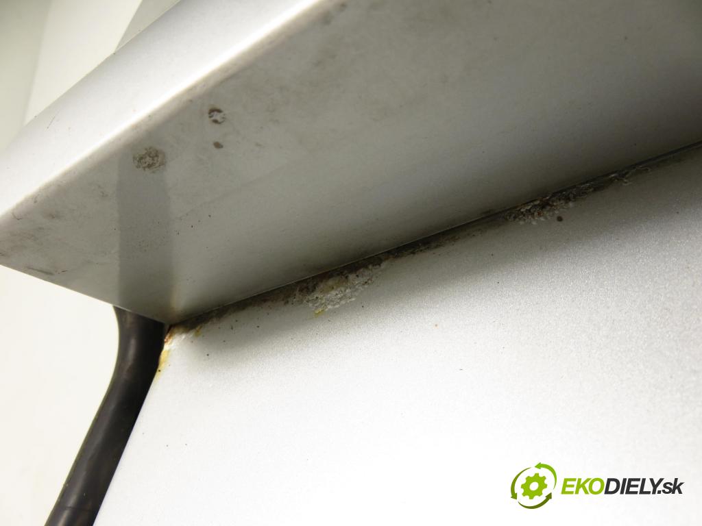 MERCEDES-BENZ VANEO (414) KOMBIVAN 2002 67,00 1.7 CDI (414.700) - OM 668.914 1689,00 pravé zadné