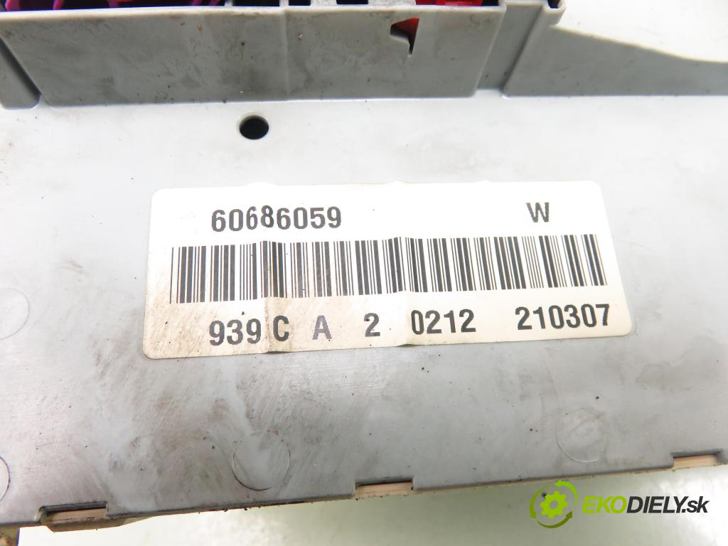 ALFA ROMEO 159 Sportwagon (939_) KOMBI 2007 85,00 1.9 JTDM 8V - 937 A7.000 1910,00 Skrinka POJISTKY: 60686059