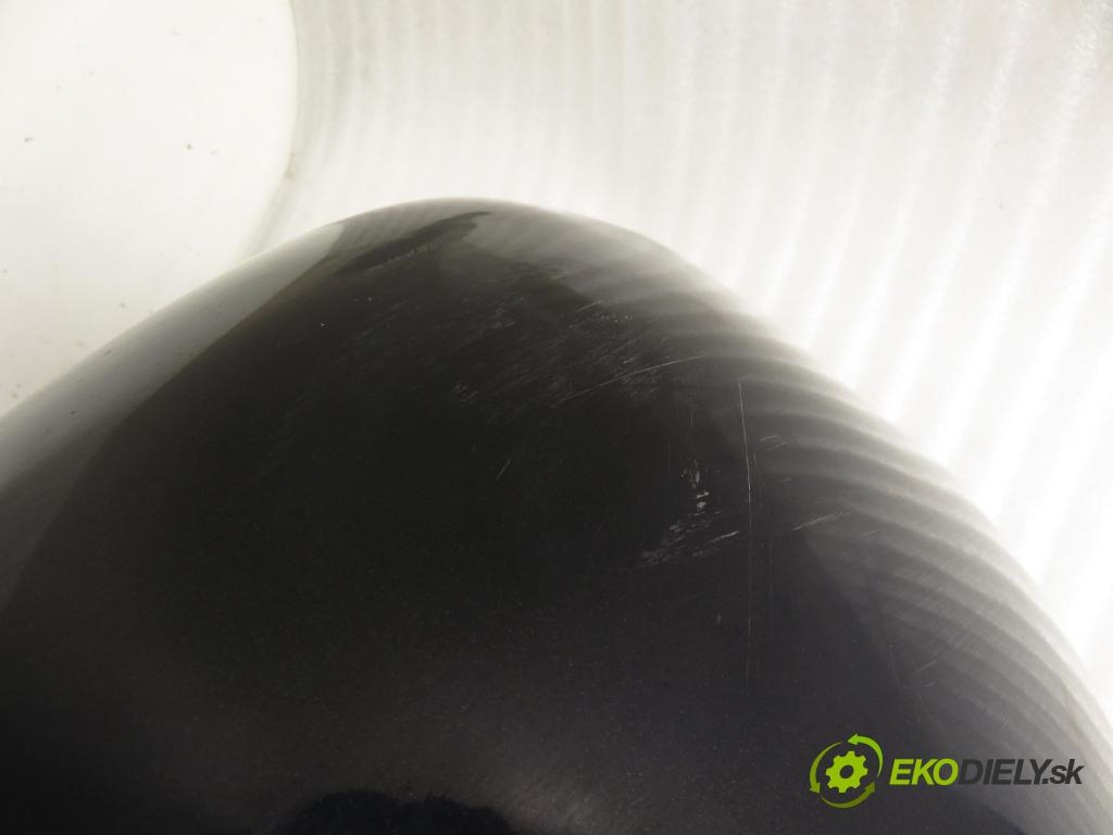 FORD MONDEO I sedan (GBP) SEDAN 1995 125,00 2.5 i 24V - SEA 2544,00 Nárazník predný