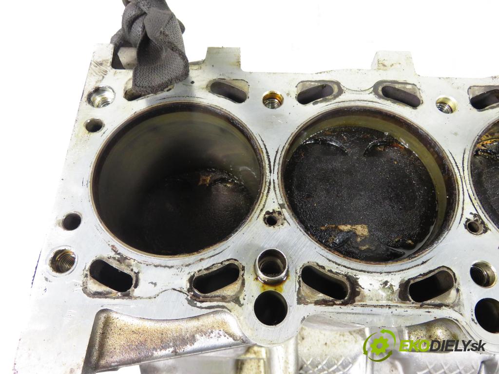 BMW 5 Touring (E39) KOMBI 2000 125,00 520 i - M54 B22 (226S1) 2171,00 JEDNOTKA: motora 7502903; M54B22 (Blok motoru)