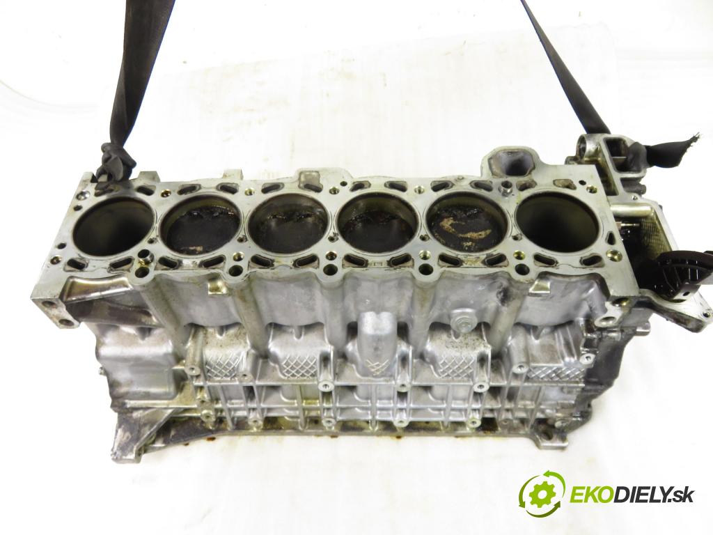 BMW 5 Touring (E39) KOMBI 2000 125,00 520 i - M54 B22 (226S1) 2171,00 JEDNOTKA: motora 7502903; M54B22 (Blok motoru)