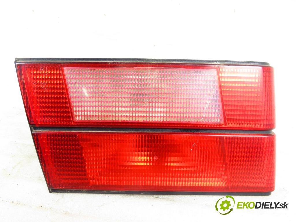 BMW 5 Touring (E34) KOMBI 1996 110,00 520 i - M50 B20 (206S2) 1991,00 Svetlo ľavé zadné kufor 83515610