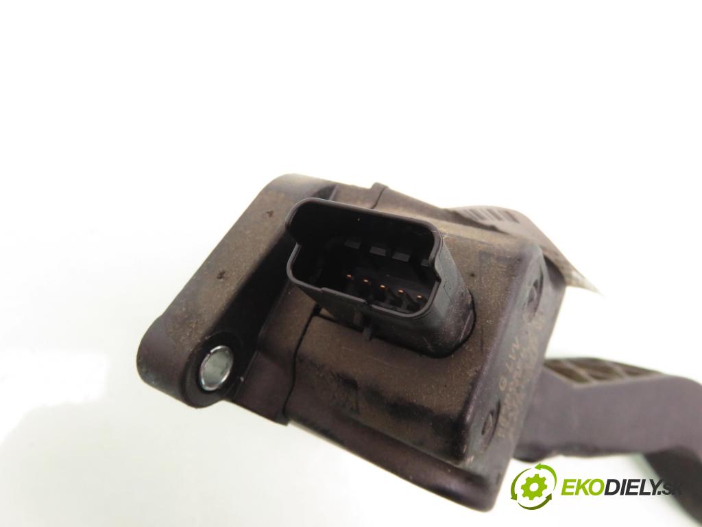 CITROEN C4 coupe (LA_) COUPE 2006 66,00 1.6 HDi - 9HX (DV6ATED4) 1560,00 Potenciometer plynu 0280755041 ; 9680565880 (Potenciometer plynového pedálu)