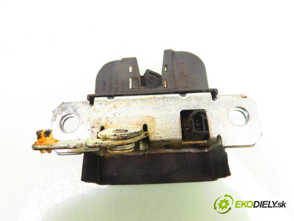 VW POLO (9N_) HB 2001 40,00 1.2 6V 54 - AWY 1198,00 zámok dveří kufr EL. 6Q6827505B