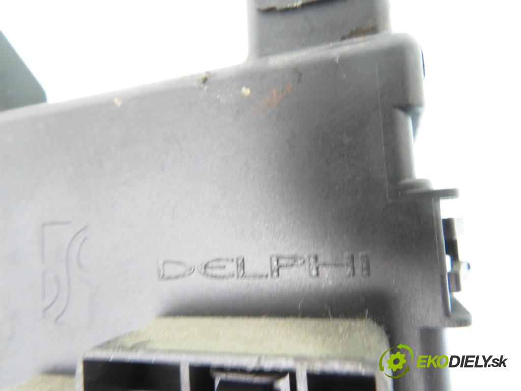 FIAT GRANDE PUNTO (199_) HB 2006 66,00 1.3 D Multijet 90 - 199 A3.000 1248,00 Skrinka POJISTKY: 00517817580