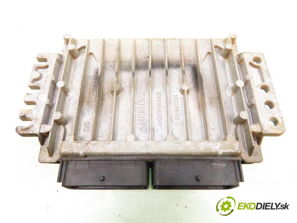 RENAULT CLIO II (BB_, CB_) HB 2000 55,00 1.4 (B/CB0C) - E7J 634 1390,00 řídící jednotka motora S110030314A; 8200019639; 7700110471