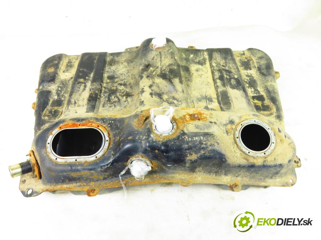 TOYOTA RAV 4 I (_A1_) TERENOWY 2000 99,00 2.0 16V DOHC 4WD 135 - 3S-FE 1998,00 Nádržka paliva benzín