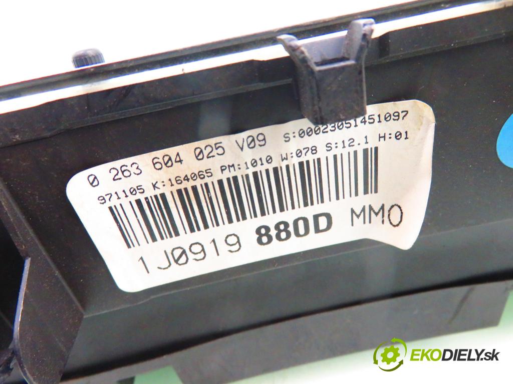 VW GOLF IV (1J1) HB 1998 66,00 1.9 TDI 90 - ALH 1896,00 Prístrojovka elektrický 1J0919880D