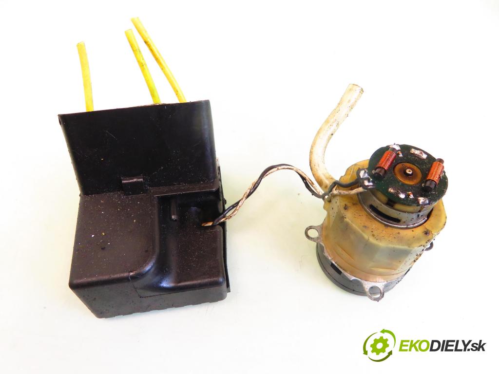 MERCEDES-BENZ KLASA A (W168) HB 1999 60,00 1.4 A 140 82 - M 166.940 1397,00 motorek zámku centrálního 1688000348