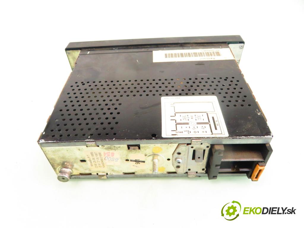 AUDI A4 (8D2, B5) SEDAN 1995 66,00 1.9 TDI - 1Z 1896,00 RADIO Modul 4D0035152