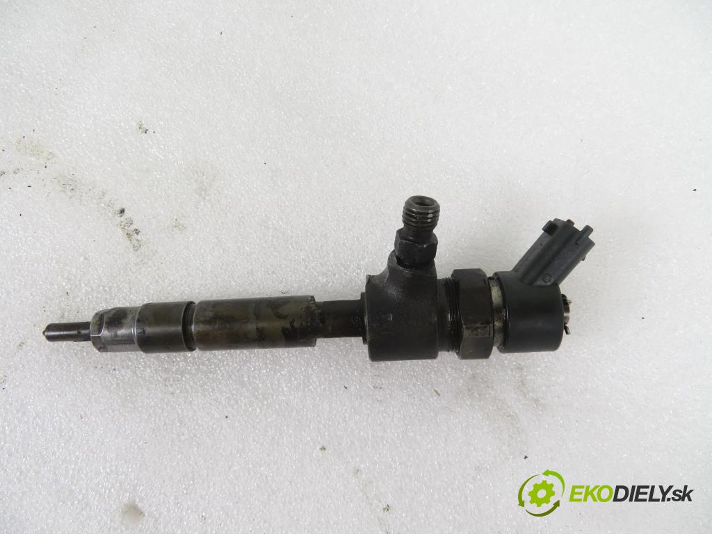 FIAT PUNTO (188_) HB 2001 59,00 1.9 JTD 80 - 188 A2.000 1910,00 vstrekovač 0445110119 (Vstrekovač paliva)