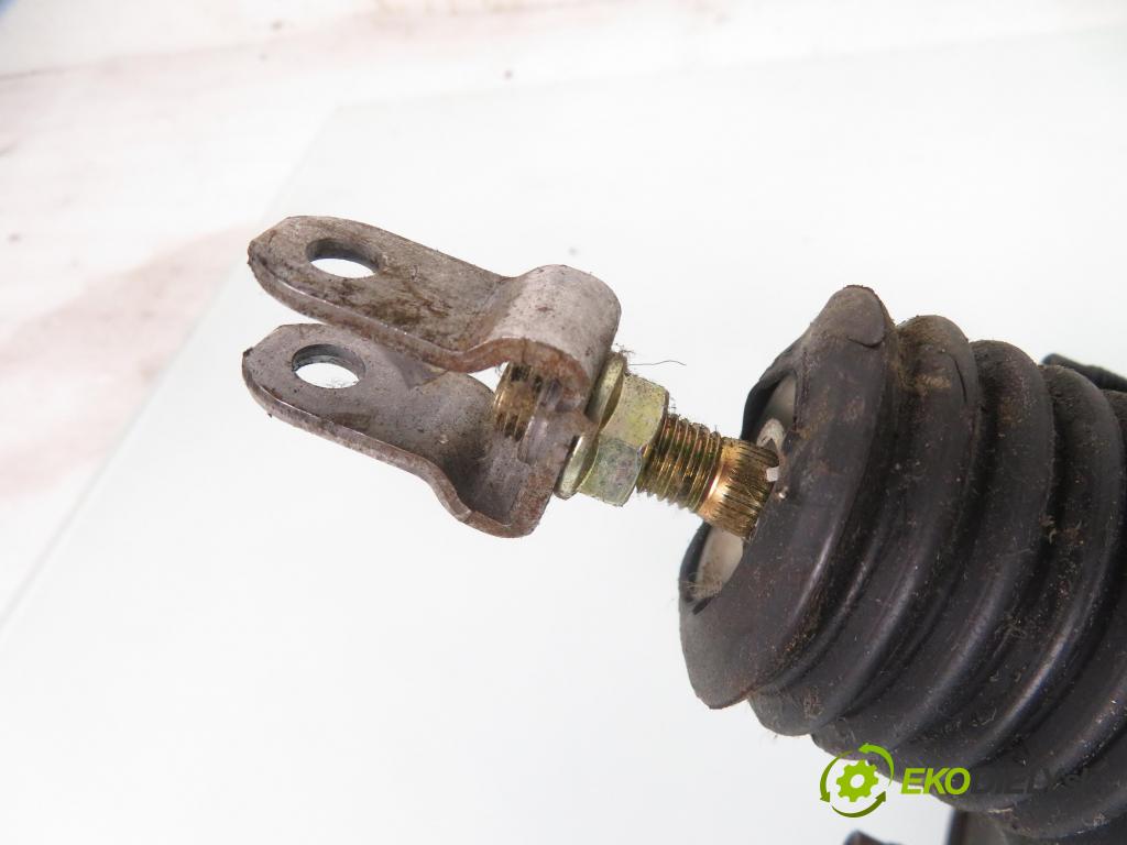 TOYOTA COROLLA kombi (_E12_) KOMBI 2002 81,00 1.6 VVT-i (ZZE121_) - 3ZZ-FE 1598,00 posilovač 87402202 (Servočerpadlo)