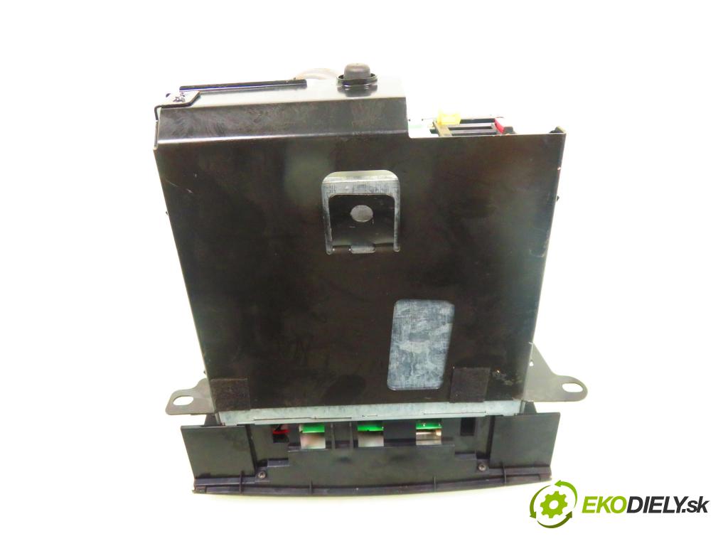 LANCIA LYBRA SW (839_) KOMBI 2001 81,00 1.9 JTD (839BXI1A) - AR 37101 1910,00 RADIO CD 9183518151