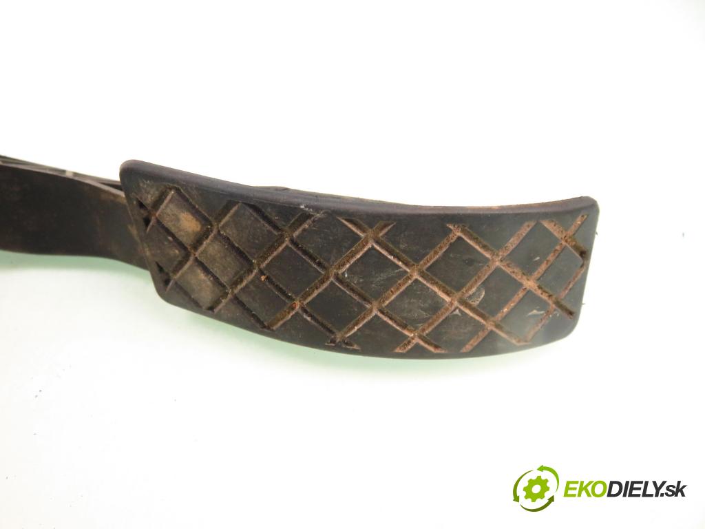 AUDI A4 Avant (8E5, B6) KOMBI 2002 96,00 2 - ALT 1984,00 Potenciometer plynu 8E1723523C ; 6PV00837500 (Potenciometer plynového pedálu)