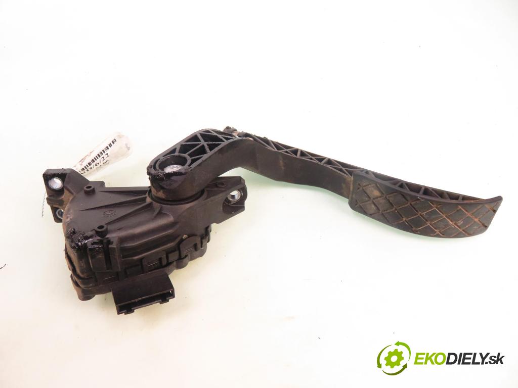 AUDI A4 Avant (8E5, B6) KOMBI 2002 96,00 2 - ALT 1984,00 Potenciometer plynu 8E1723523C ; 6PV00837500 (Potenciometer plynového pedálu)