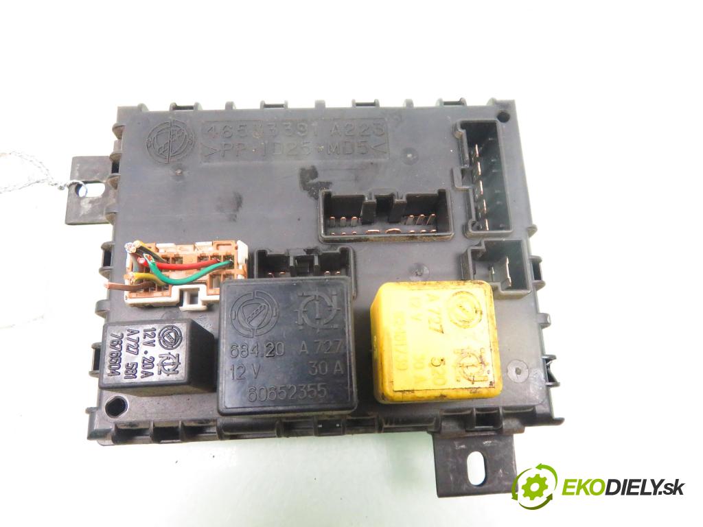 FIAT BRAVO I (182_) HB 2000 60,00 1.2 16V 80 - 182 B2.000 1242,00 Skrinka POJISTKY: 46533391