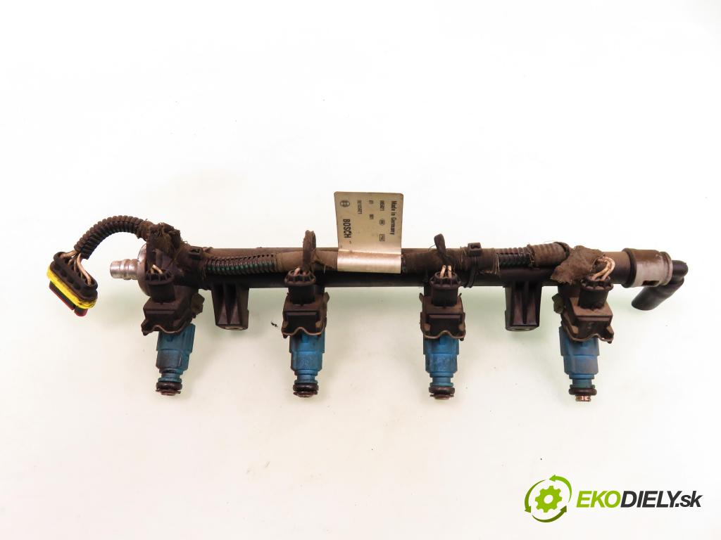 FIAT BRAVA (182_) HB 1999 60,00 1.2 16V 80 - 182 B2.000 1242,00 lišta vstřikovací 2434414003 (Vstřikovací lišta)