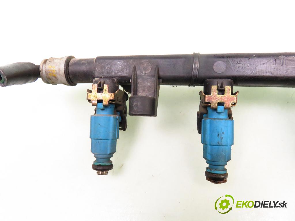 FIAT BRAVA (182_) HB 1999 60,00 1.2 16V 80 - 182 B2.000 1242,00 lišta vstřikovací 2434414003 (Vstřikovací lišta)