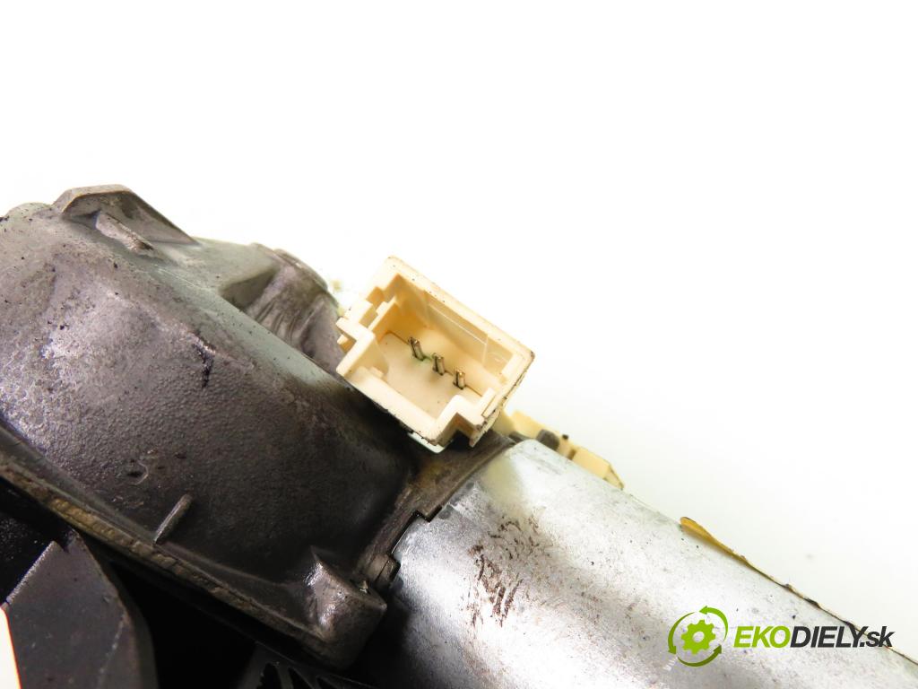 RENAULT ESPACE IV (JK0/1_) MINIVAN 2006 125,00 2.0 Turbo (JK0A, JK0B, JK0N) - F4R 797 1998,00 Motorček stierače zadné 53015512 ; 8200031083A